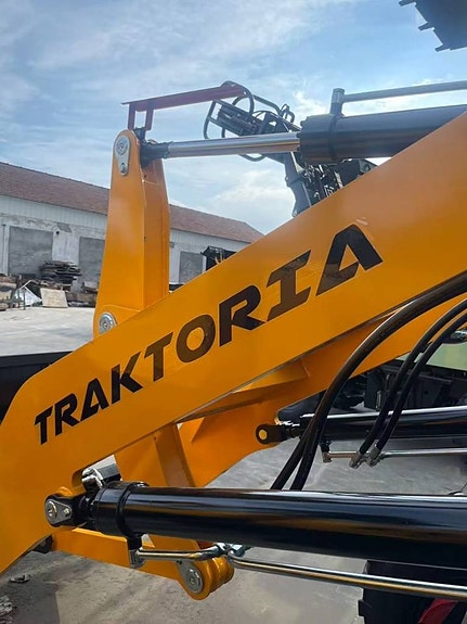 TRAKTORIA minihjullastare 4,2m/hydraulisk snöplog/AC/gafflar 11 of 12