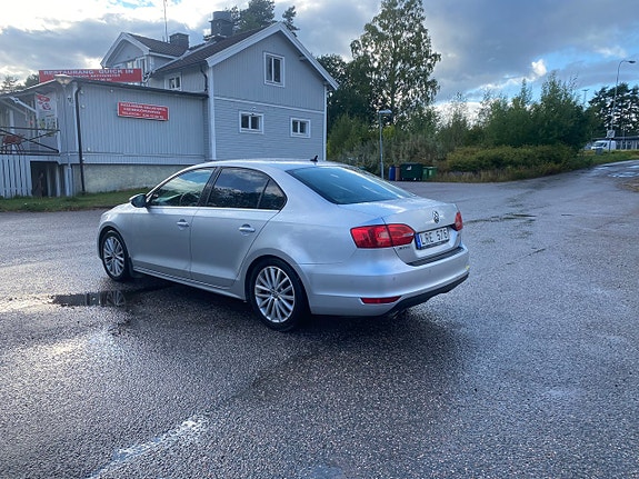 Volkswagen Jetta 5 of 15