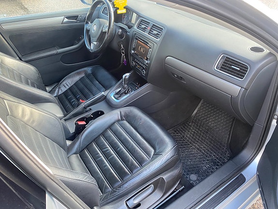 Volkswagen Jetta 9 of 15