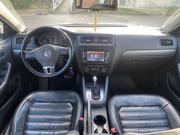 Volkswagen Jetta 14 of 15