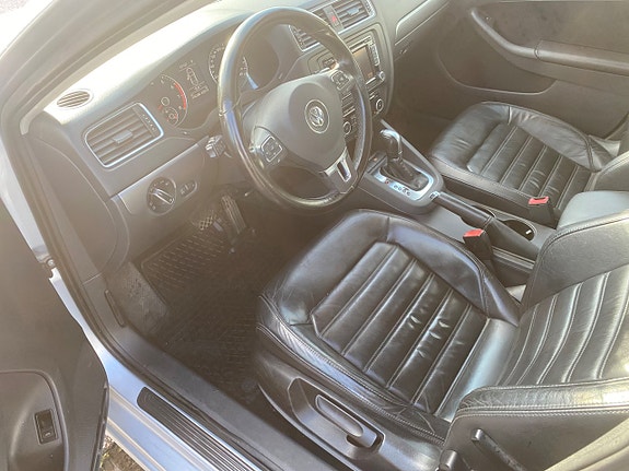 Volkswagen Jetta 13 of 15