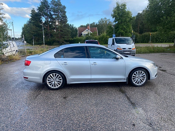 Volkswagen Jetta 6 of 15