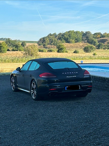 Porsche Panamera GTS 2 of 5