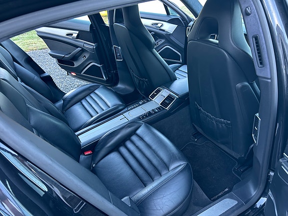 Porsche Panamera GTS 5 of 5