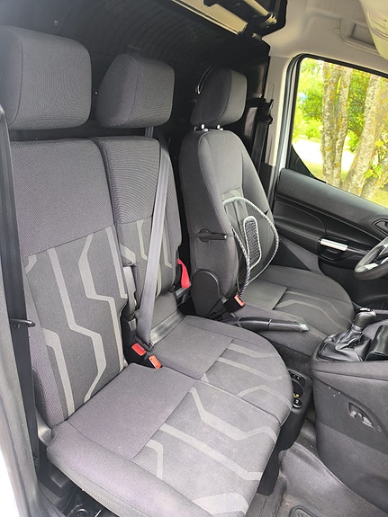 Ford Transit Connect 6 of 9