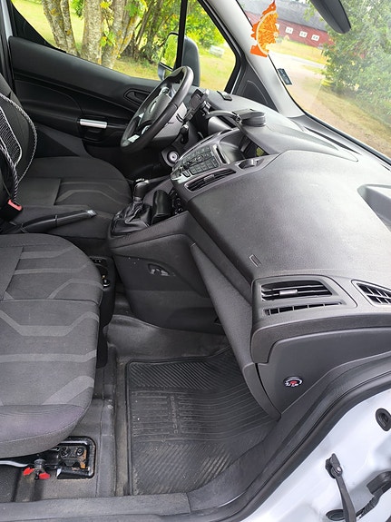 Ford Transit Connect 5 of 9