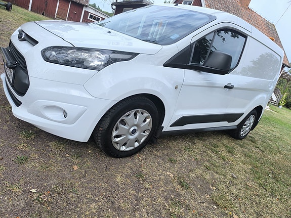 Ford Transit Connect 3 of 9