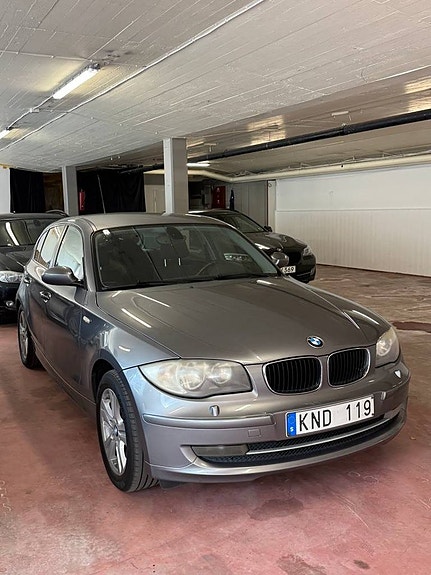 BMW 116i 4 of 5