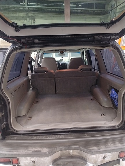 Ford Explorer 8 of 12