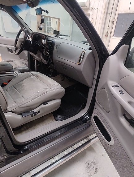 Ford Explorer 5 of 12
