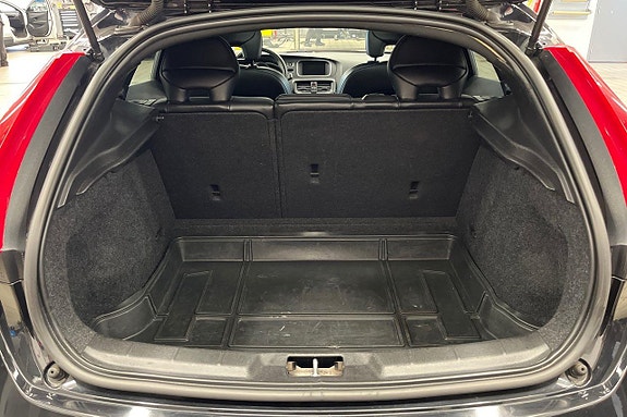 Volvo V40 23 of 27
