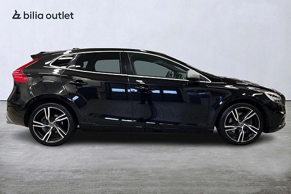 Volvo V40 8 of 27