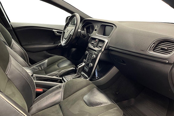 Volvo V40 19 of 27