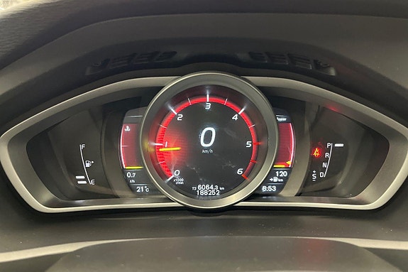 Volvo V40 16 of 27