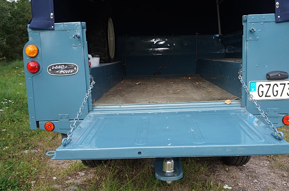 Land Rover 109 3 of 8