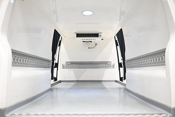 Volkswagen Transporter 10 of 30