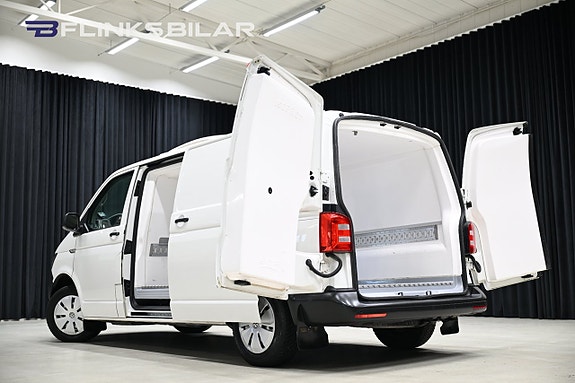 Volkswagen Transporter 8 of 30