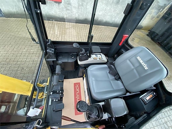 Komatsu PC16R-3HS 3 of 10