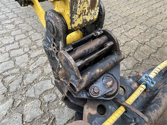 Komatsu PC16R-3HS 9 of 10