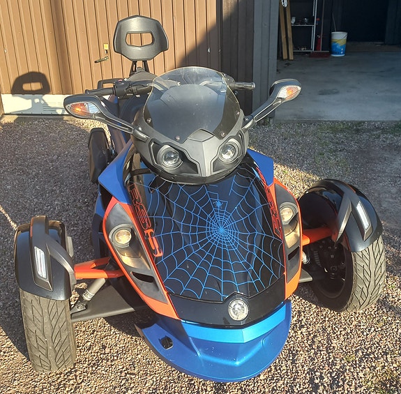 Can-Am Spyder RSS 2 of 6