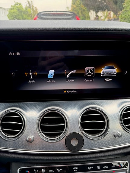 Mercedes-Benz E200 7 of 11