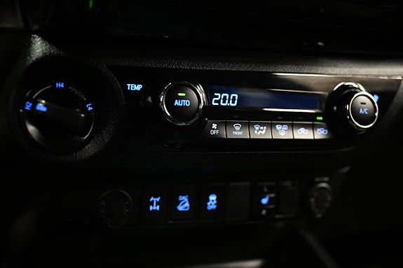 Toyota HiLux 29 of 30