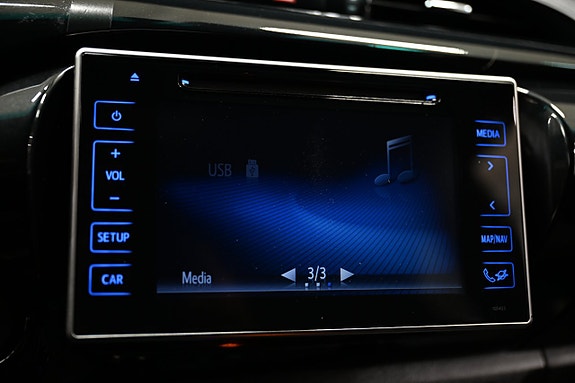 Toyota HiLux 22 of 30