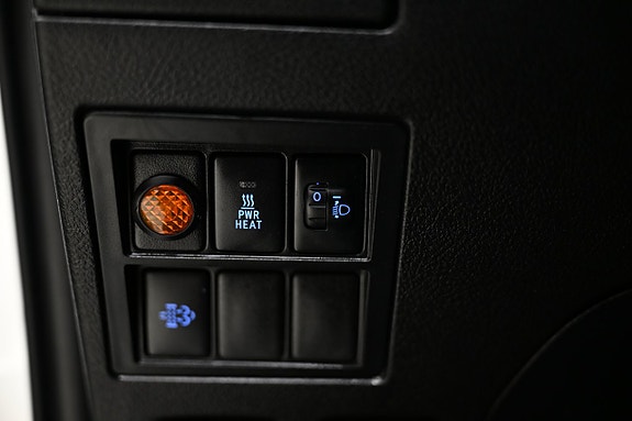 Toyota HiLux 26 of 30