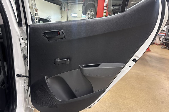 Hyundai i10 15 of 19