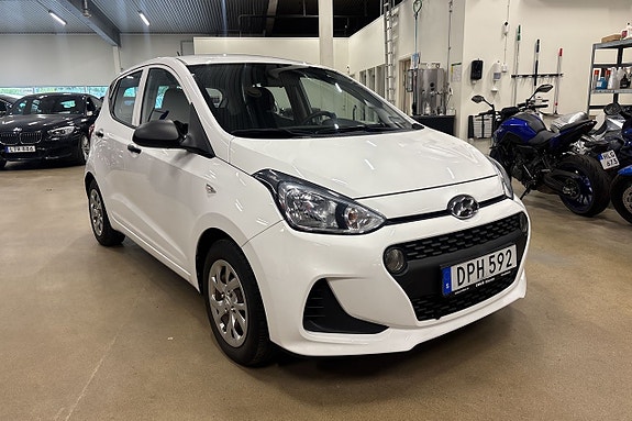 Hyundai i10 3 of 19