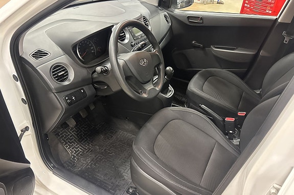 Hyundai i10 9 of 19