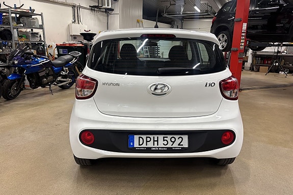 Hyundai i10 6 of 19