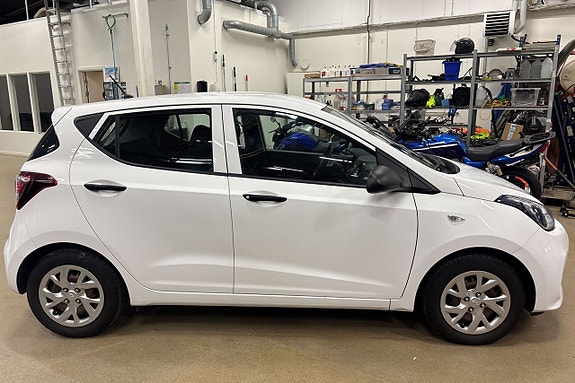 Hyundai i10 4 of 19