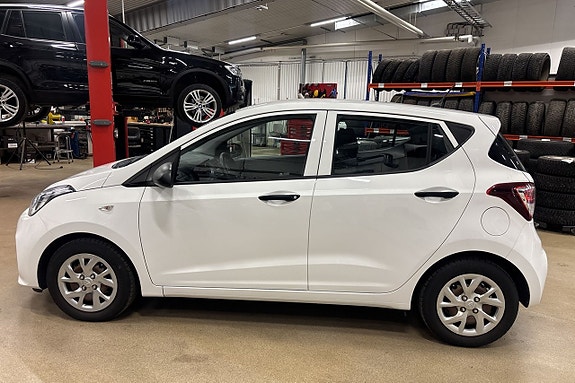 Hyundai i10 8 of 19