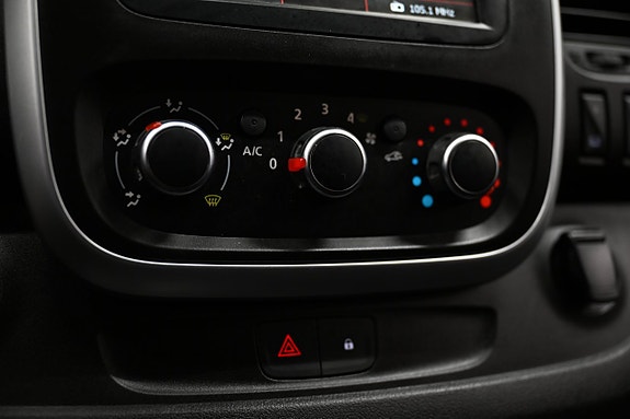 Renault Trafic 26 of 30