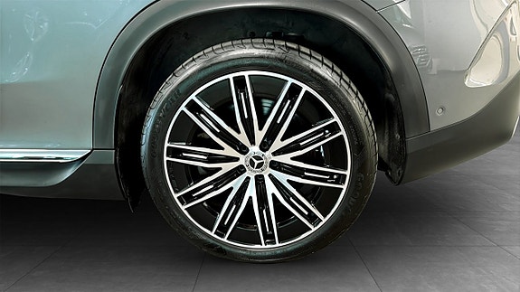 Mercedes-Benz EQE350 6 of 19