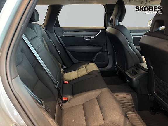 Volvo V90 10 of 21