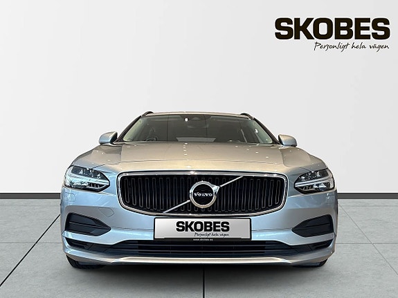 Volvo V90 2 of 21