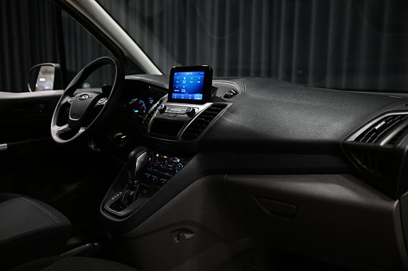 Ford Transit Connect 24 of 26