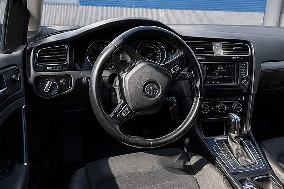 Volkswagen Golf VII 3 of 5