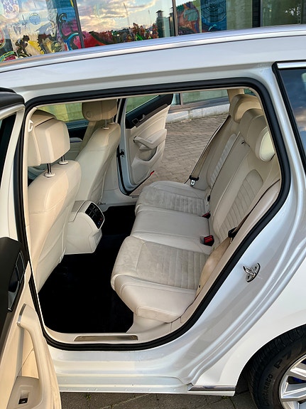 Volkswagen Passat 11 of 17