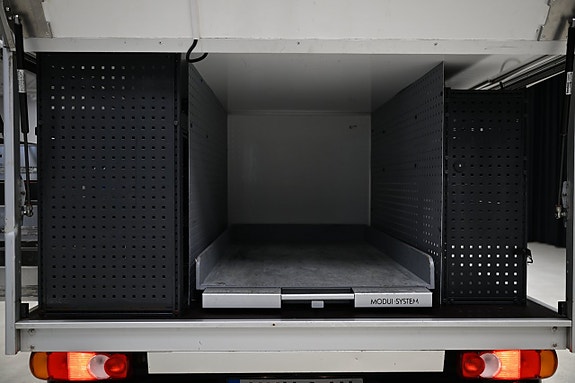 Volkswagen Amarok 24 of 30