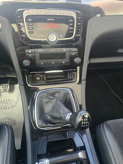 Ford S-MAX 8 of 8