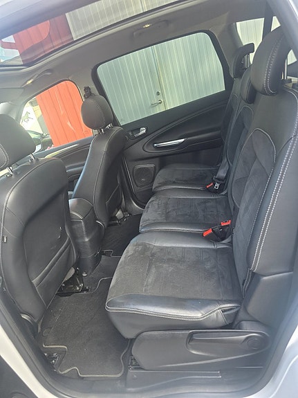 Ford S-MAX 6 of 8