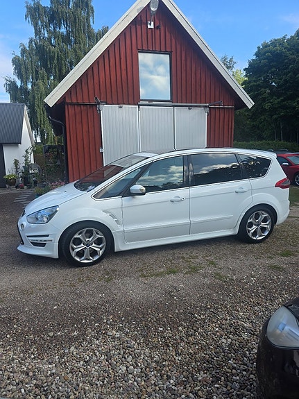 Ford S-MAX 2 of 8