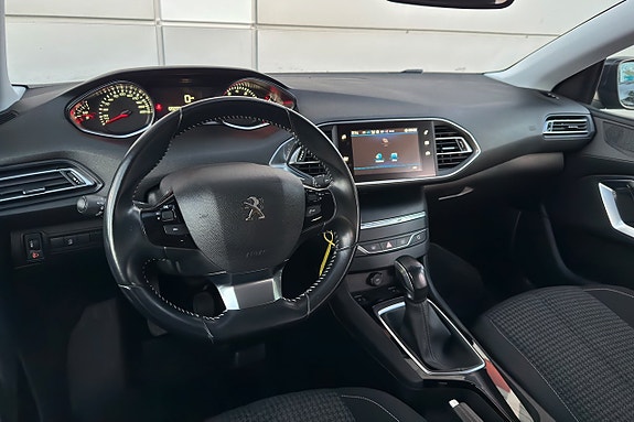 Peugeot 308 10 of 30
