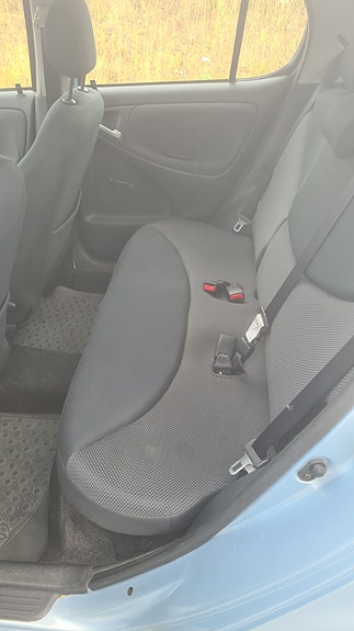 Toyota Yaris 5 of 6