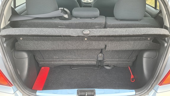 Toyota Yaris 6 of 6