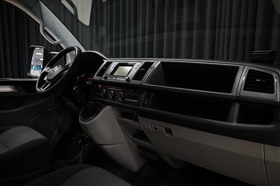 Volkswagen Transporter 25 of 27