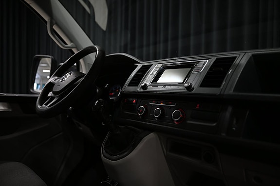 Volkswagen Transporter 26 of 27